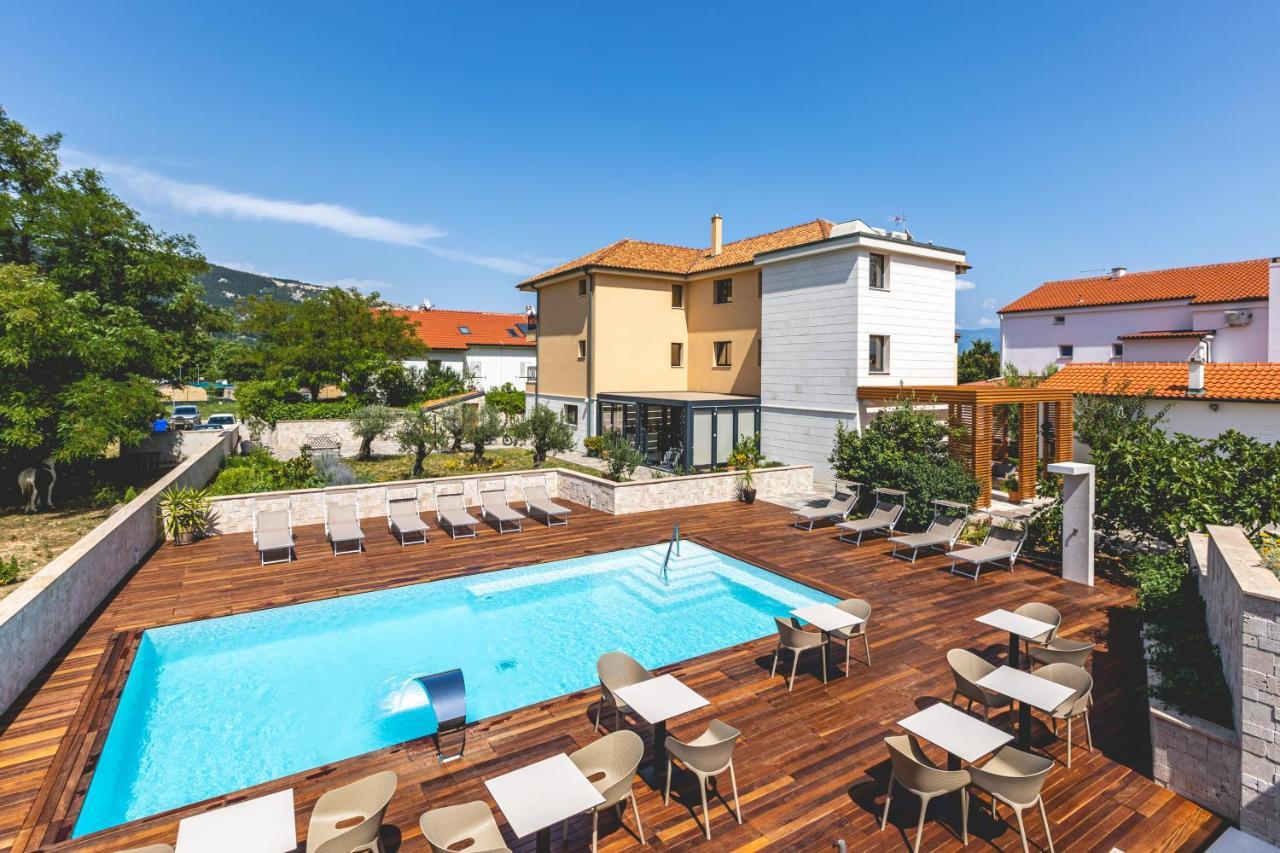 Vila Iris Baska 2 Hotel Luaran gambar